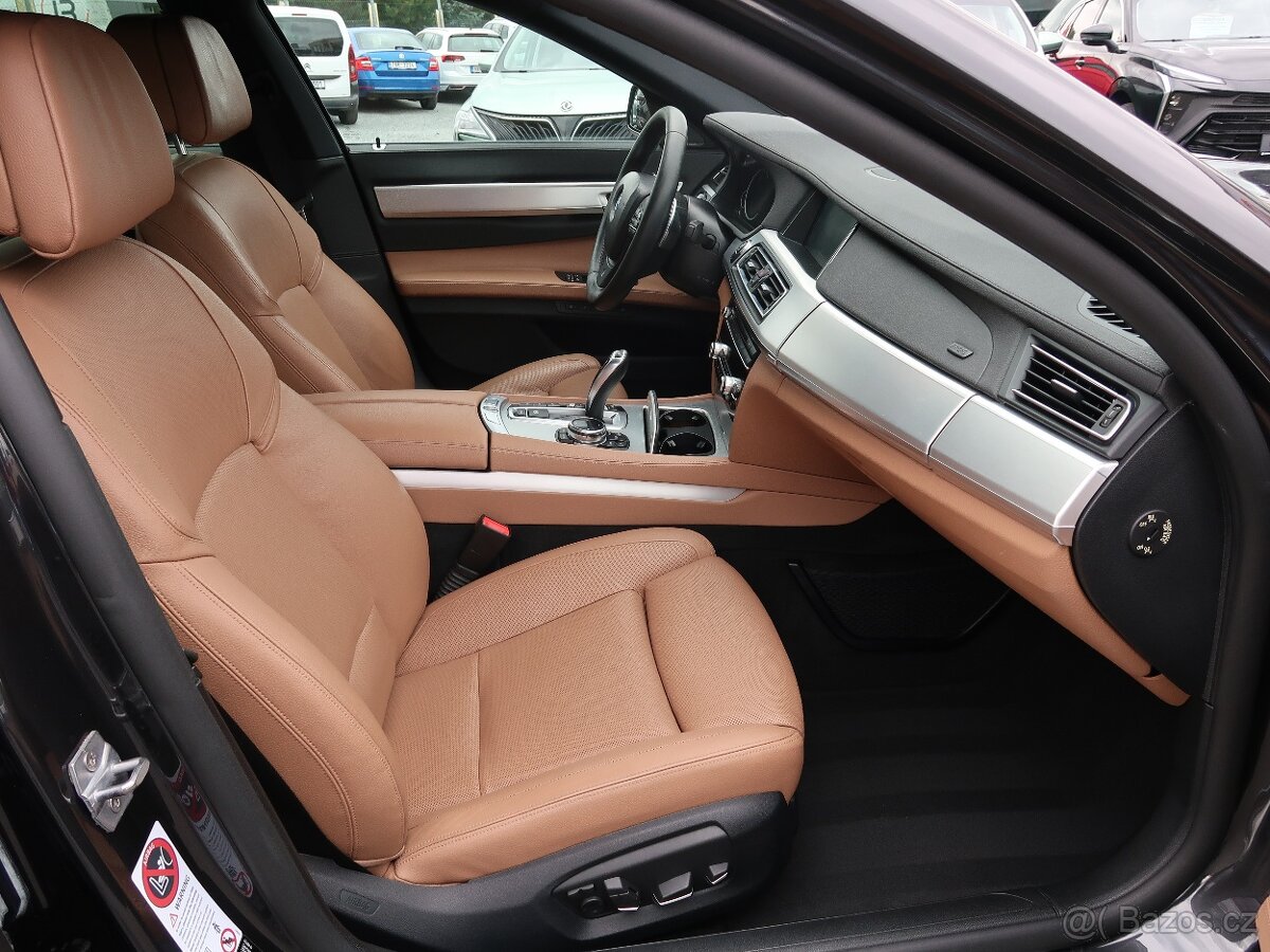BMW 750d 750d,xDrive,280kW,1majČR,DPH - 11