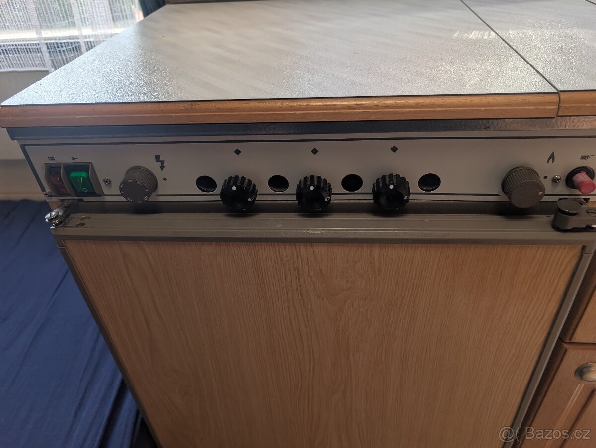 Karavan CHATEAU - 11