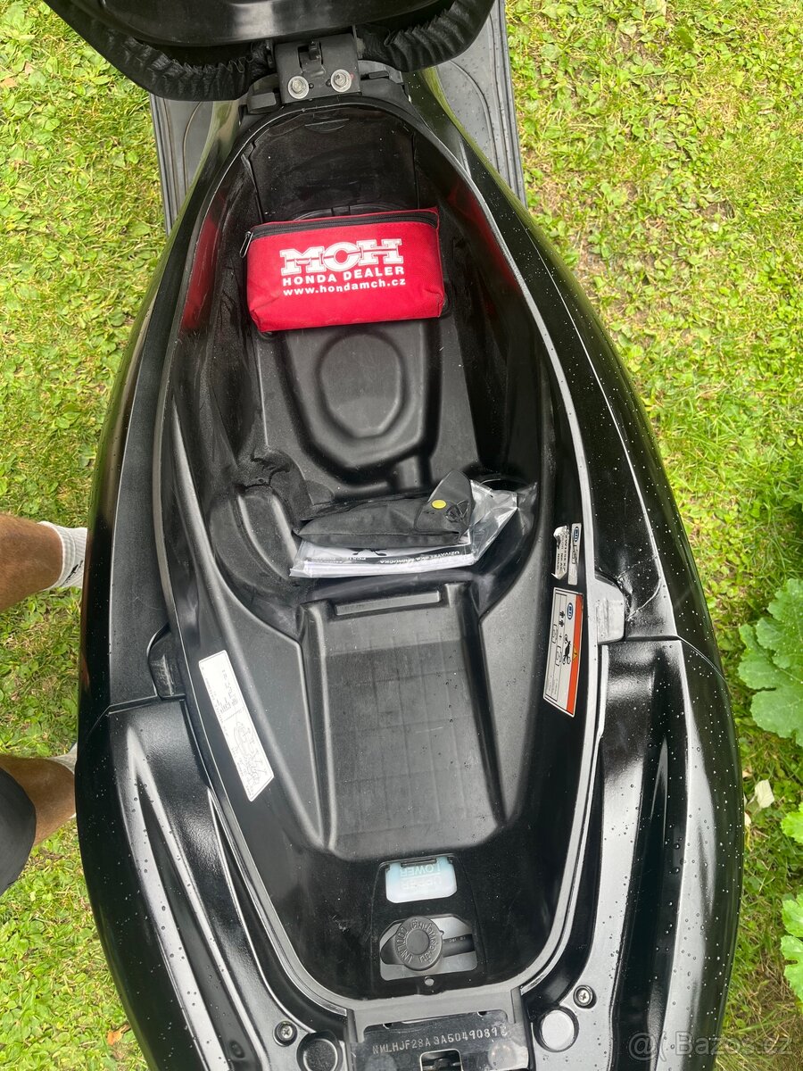 Honda PCX 125, 2012 ‼️ Krásný stav ‼️ - 11