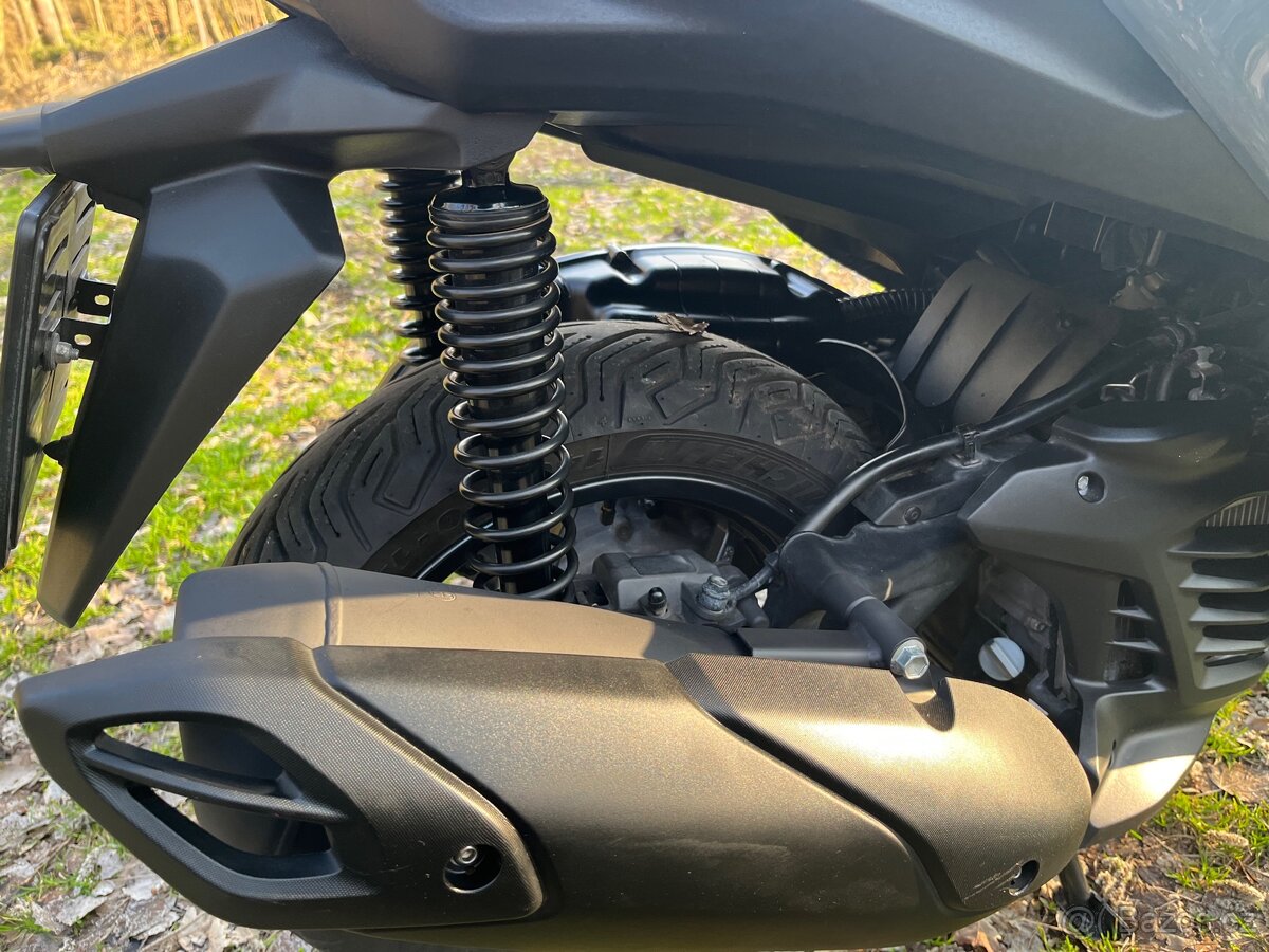 Yamaha Xmax 125 - Techmax r.v.2021 9kw - 11