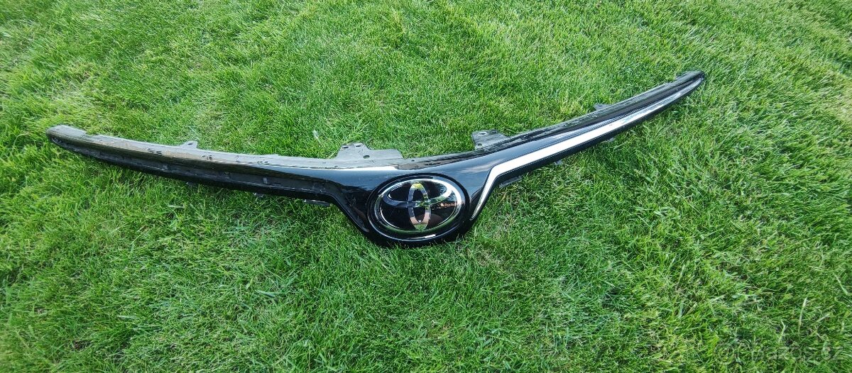 Toyota Corolla XII E21 2018 pro SEDAN - predni maska logo - 11