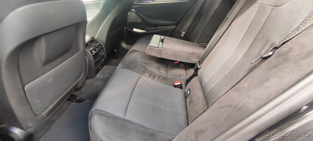 BMW Řada 5, 530d Touring M paket DPH - 11