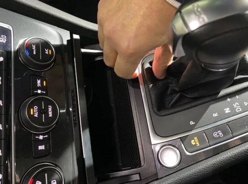 START-STOP TLACIDLO NA STREDOVY TUNEL - 11