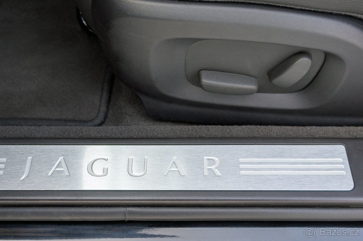 Jaguar XF 2.2D Sportbrake - 11