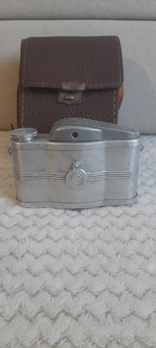 Staré fotoaparáty 6x - 11
