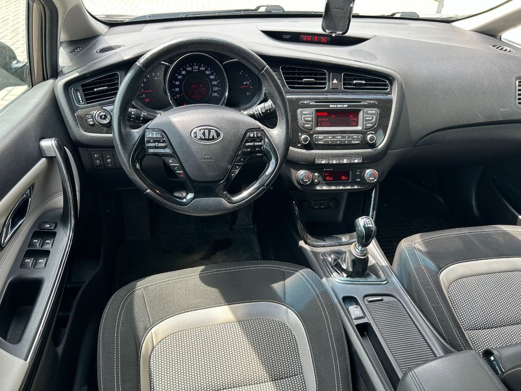 Kia Ceed 1.6 CRDI kombi 2014 - 11