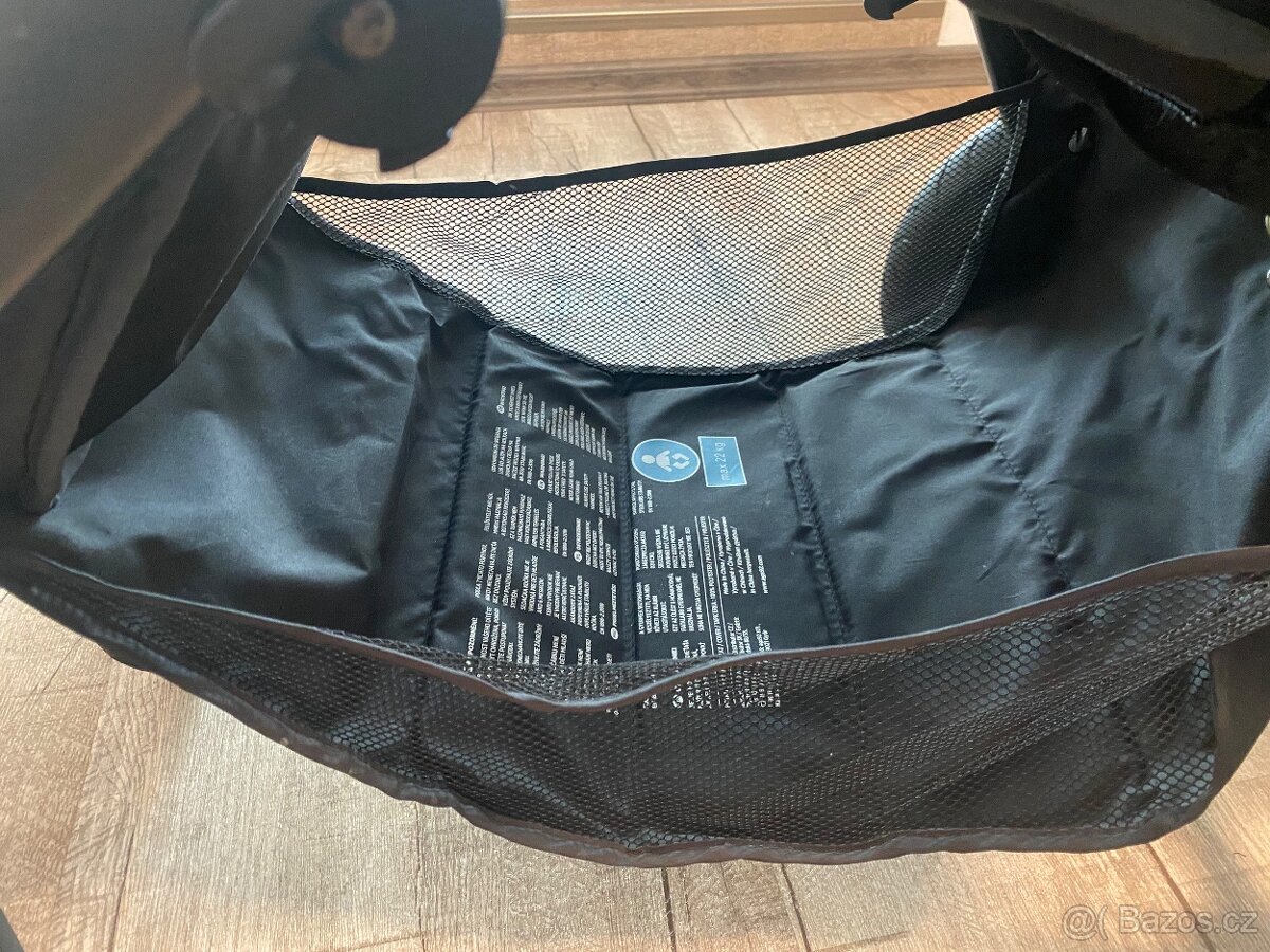 Sportovní kočárek PETITE&MARS - 11