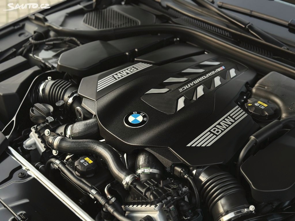 BMW Řada 5, M550i V8|390kW|Laser|DPH|Bufík - 11