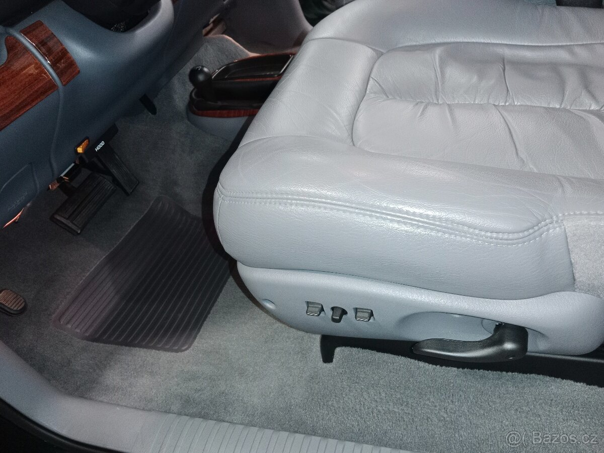 DODGE Durango 5.9 V8 12tis.najeto - 11