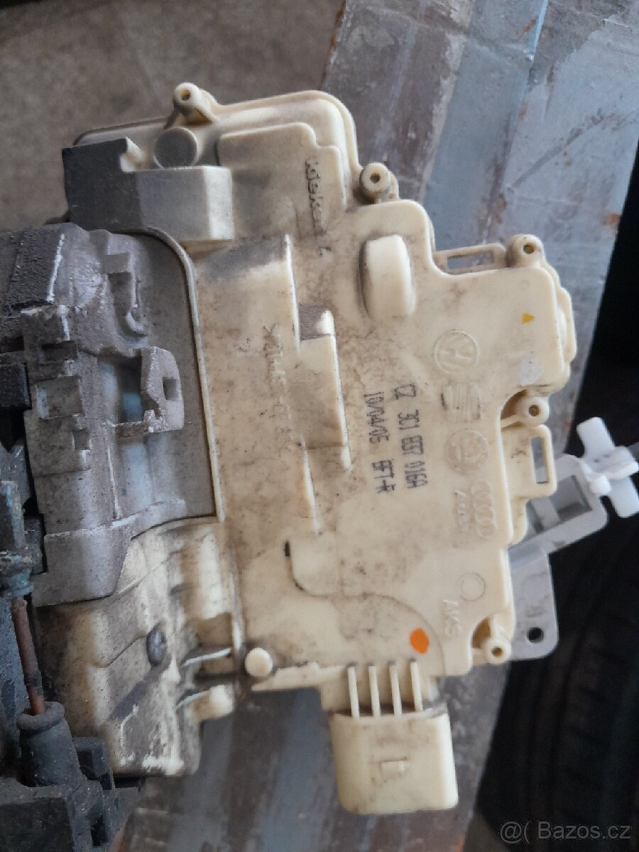 Zámek,klika,motorek,stahovačka VW Passat B6 - 11