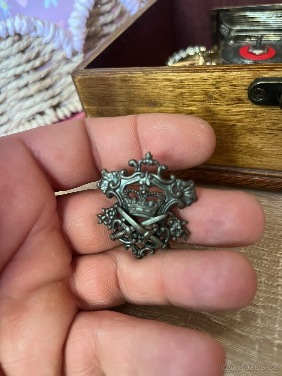 Brože odznaky - 11