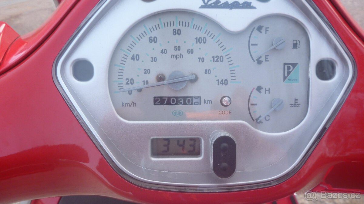 Piaggio Vespa GTS 125 - 11