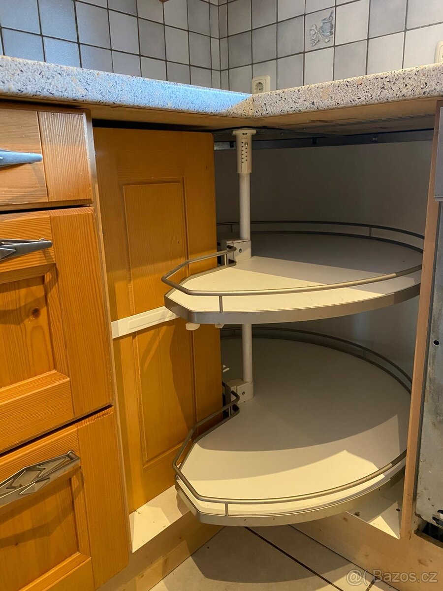 kuchyňská linka se spotřebiči z Německa - 11