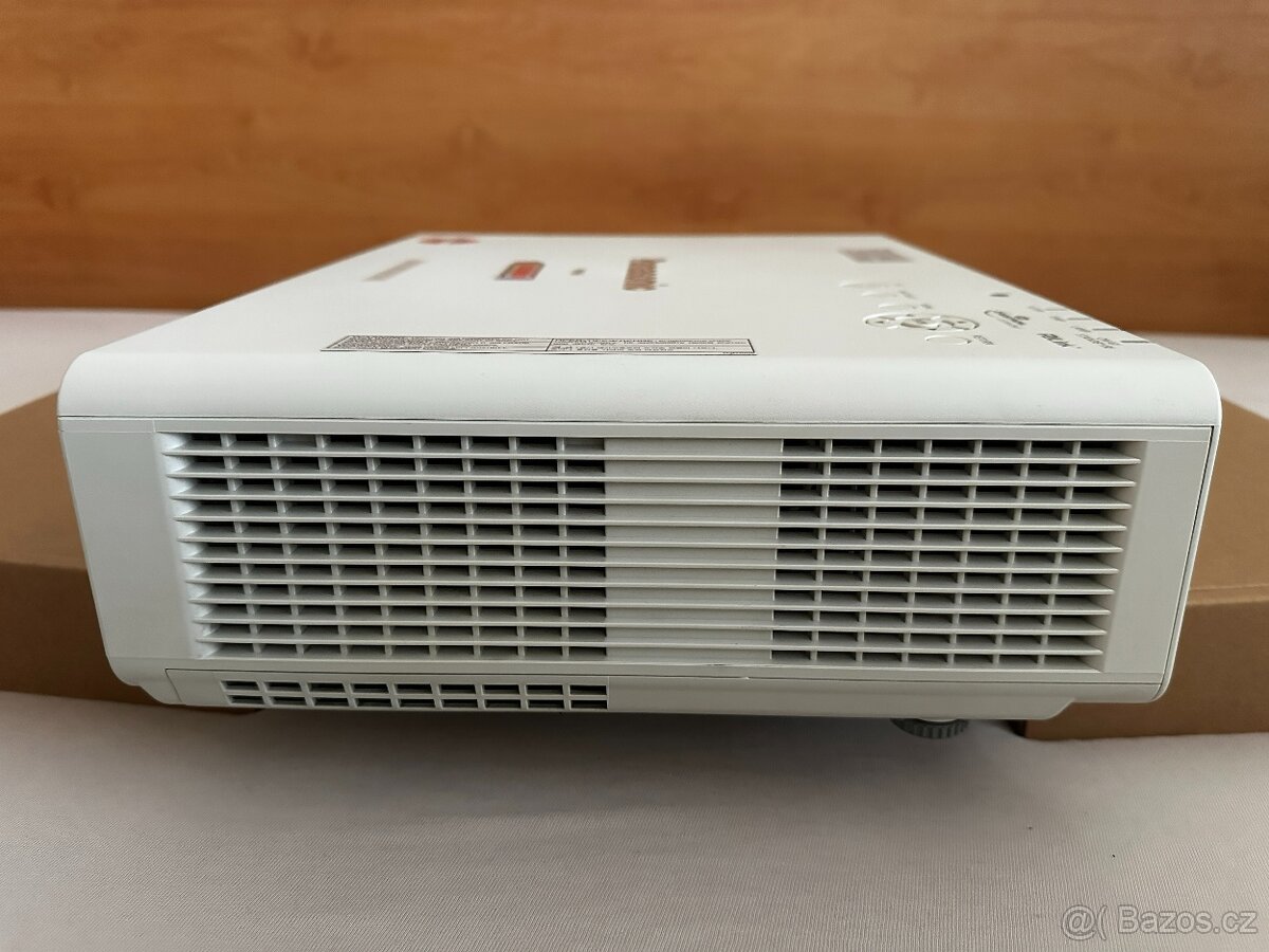 Projektor Panasonic PT-FW430E – plně funkční + příslušenství - 11