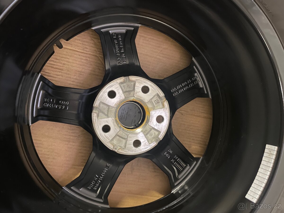 Original zimni alu Audi Q3 5x112 + 215/65/17 98% - 11