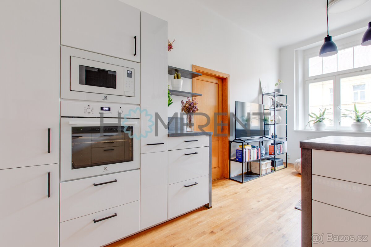 Prodej - krásný a světlý byt 2+kk (45 m²) po rekonstrukci, P - 11