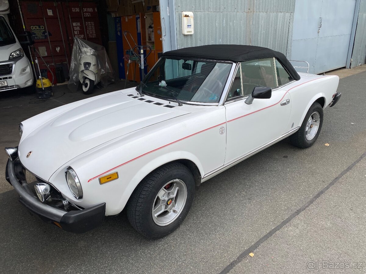 Spider 124 , 1977 bílé SPZ - 11