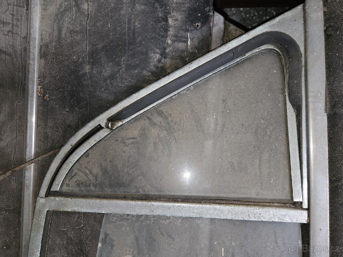 Tatra 603 dveře, rámy, nádrž - 11