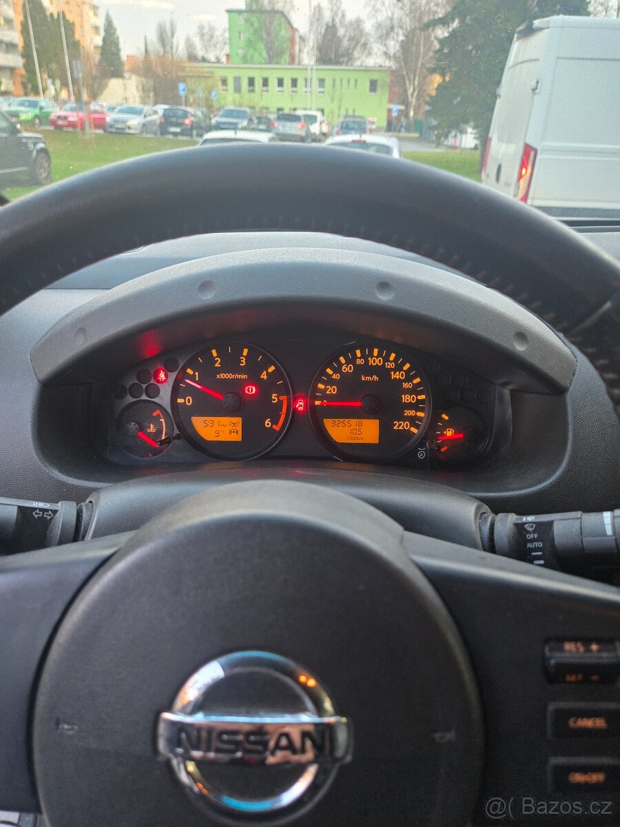 NISSAN NAVARA - 11