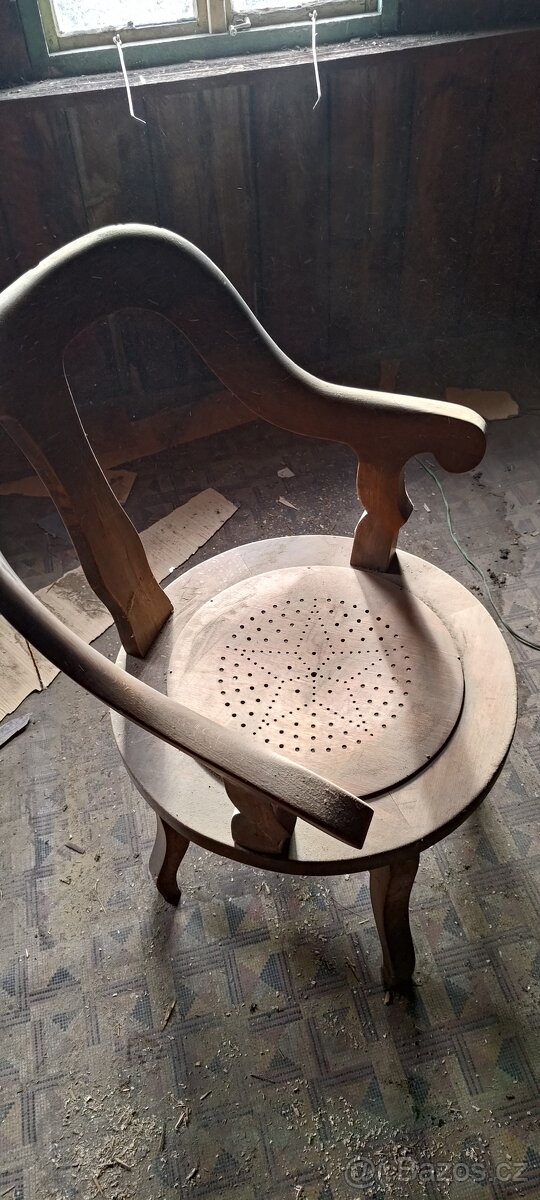 prodej starožitného nábytku - 11