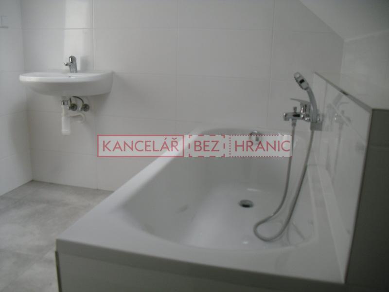 Pronájem podkrovního bytu,78 m2,Hluk - 11