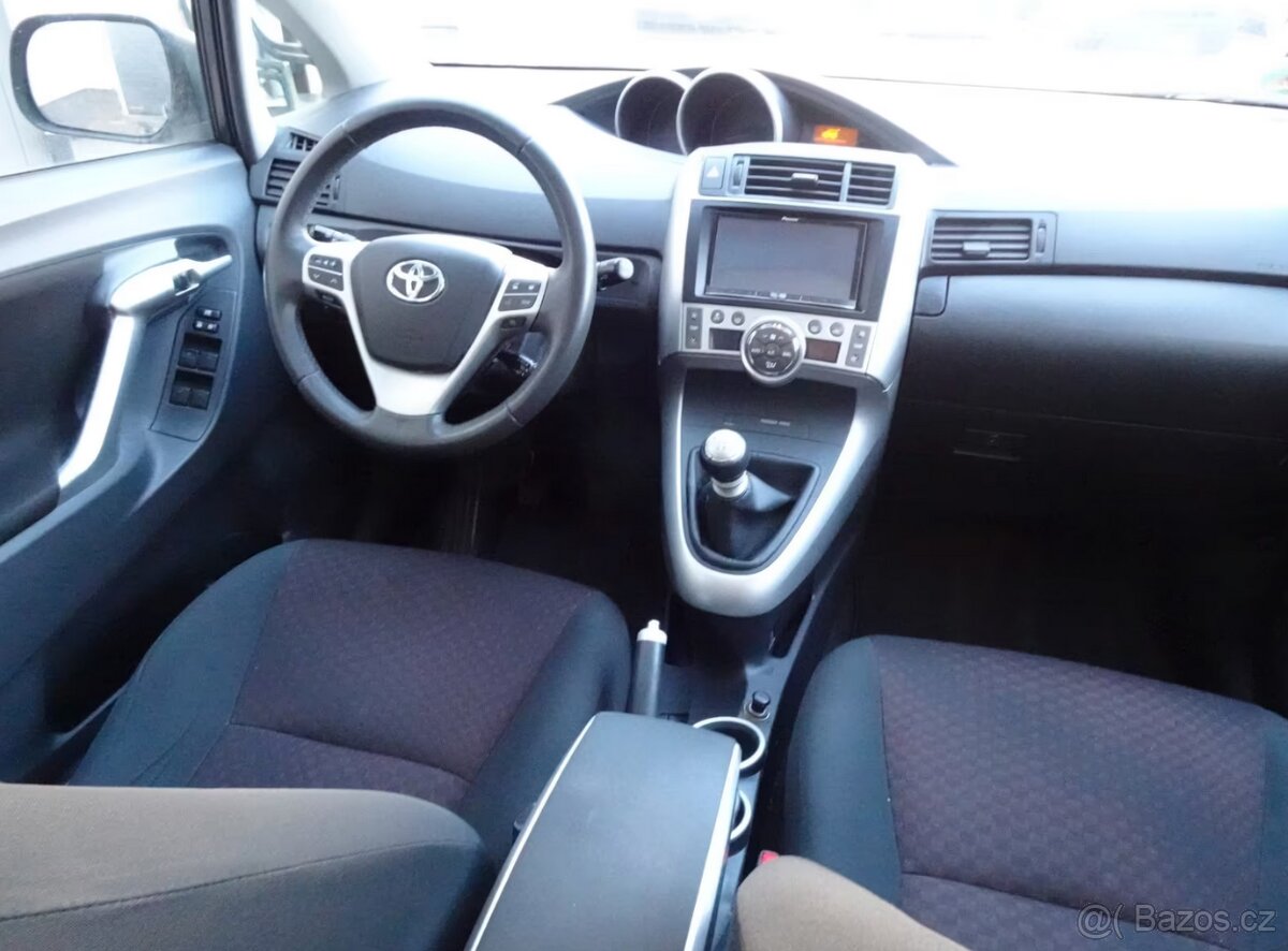 Toyota Verso Edition 1.8i benzín 108kw - 11