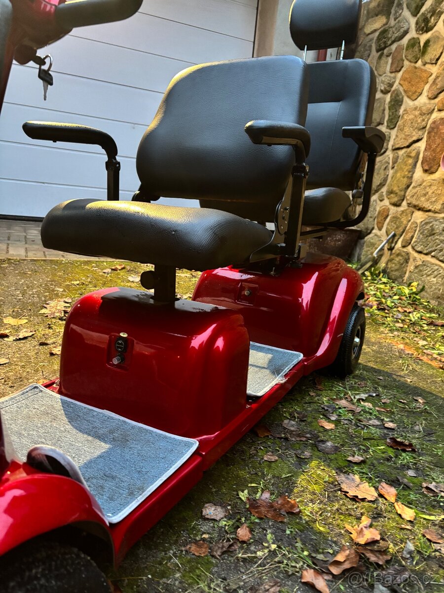 Prodám elektrický invalidní vozík / skútr SELVO – červený, t - 11