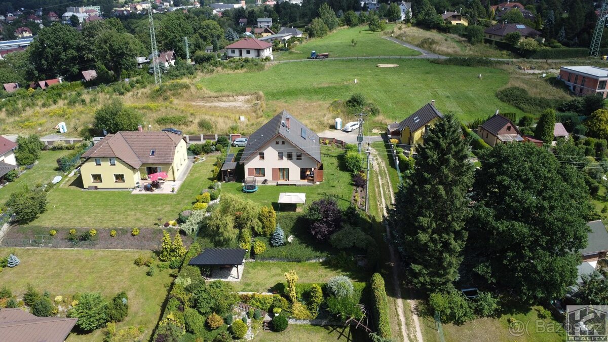 Rodinný dům, 7+kk+garáž, 213m2, Liberec - Vesec, pozemek 873 - 11