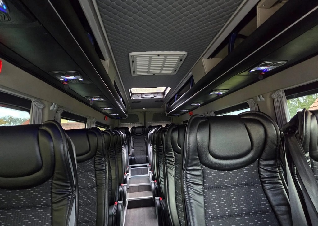 Mercedes Sprinter 519 24 míst Extra-long novy, plná výbava - 11