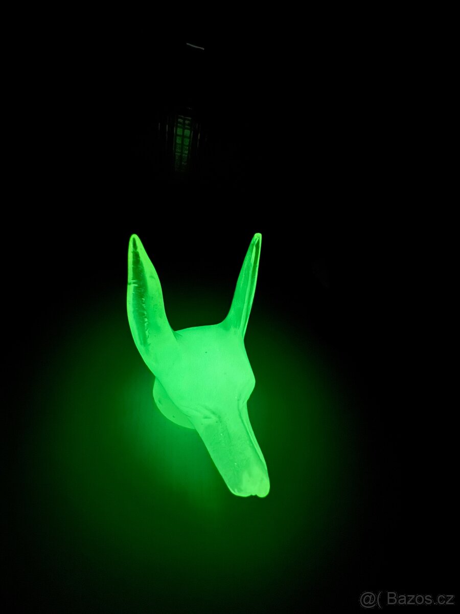 Skl. soška hlavy psa Anubis, světélkující zeleně - 11