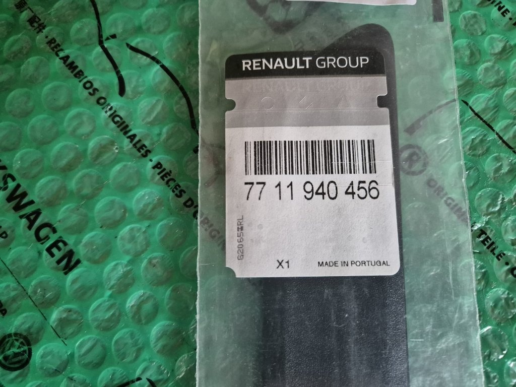 dekorativní ozdobné a ochranné lišty prahu Renault Captur 77 - 11