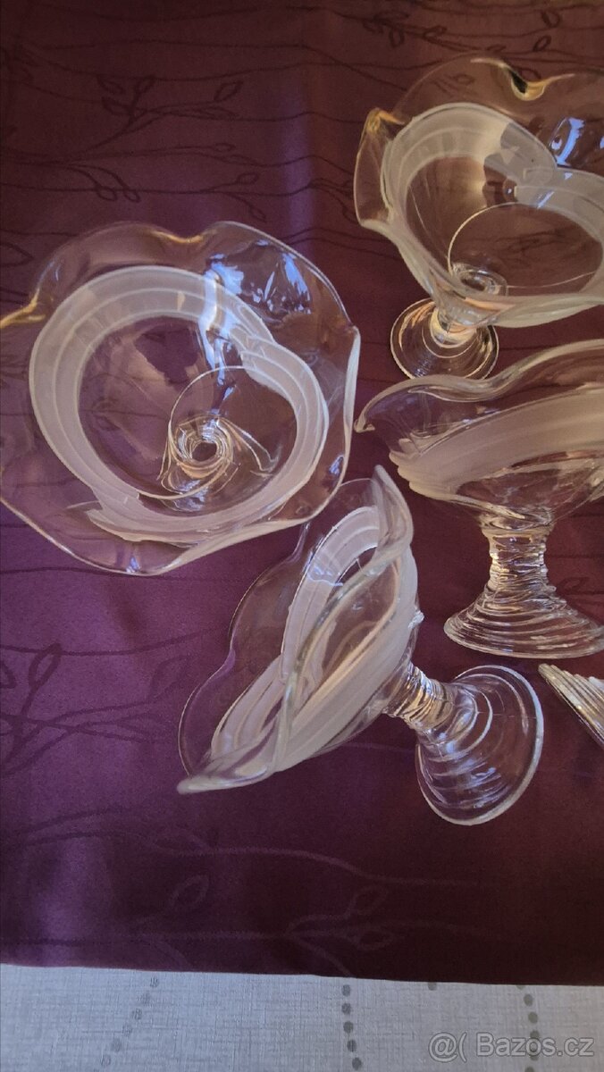 Skleněná miska na servírování - 11