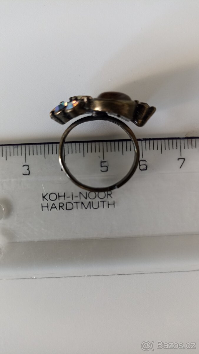 MIX šperky - náhrdelníky, dětské náramky, náušnice, prsten - 11