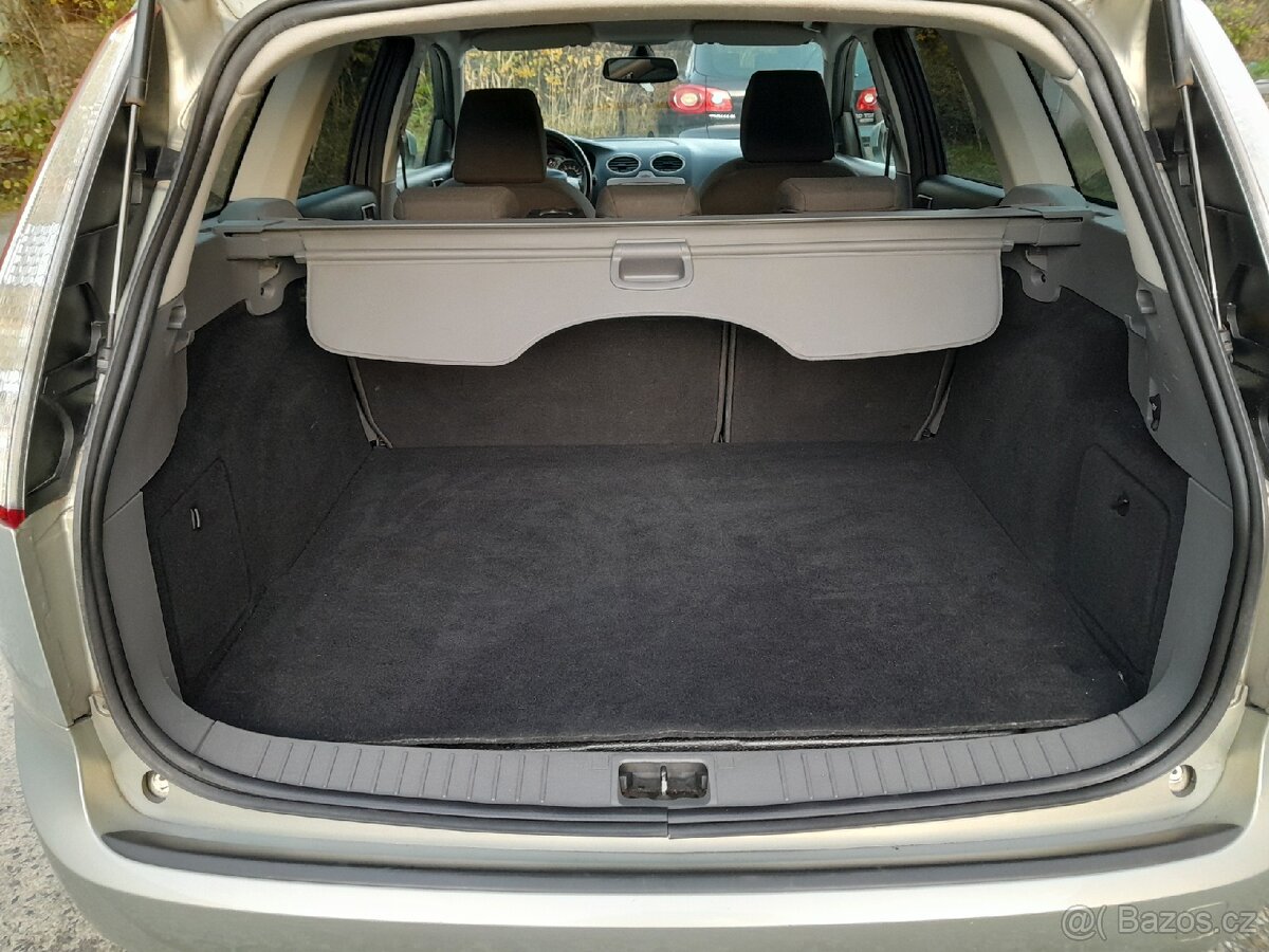 Ford Focus Combi 1.6TDCi 80kW rok 2008 naj.389tis. NOVÁ STK - 11