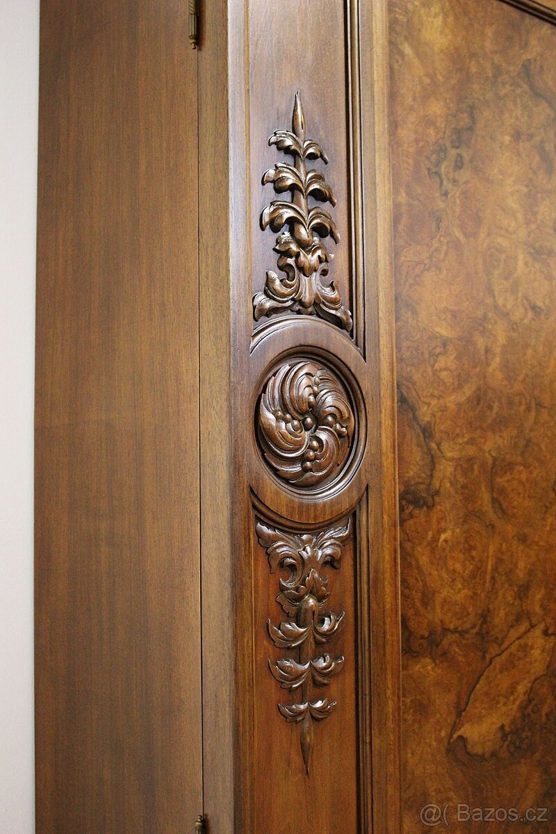 Starožitná neorenesanční knihovna s lavící - tlapy - 11