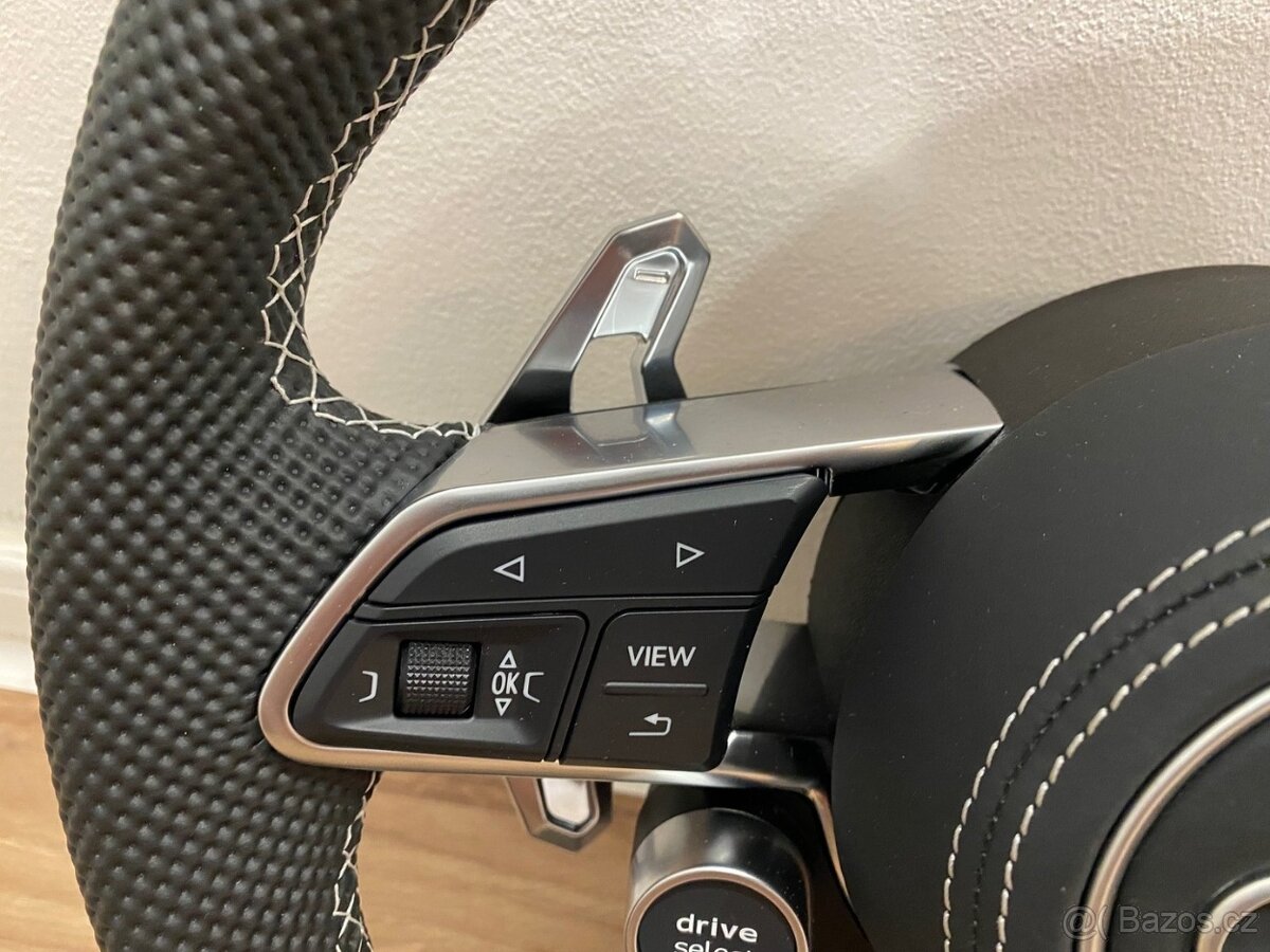 AUDI R8 VOLANT SPORTOVY - START/STOP - DRIVE SELECT - 11