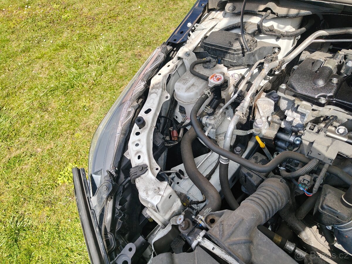 Toyota Corolla 1.8hybrid CR doklady Dph - 11