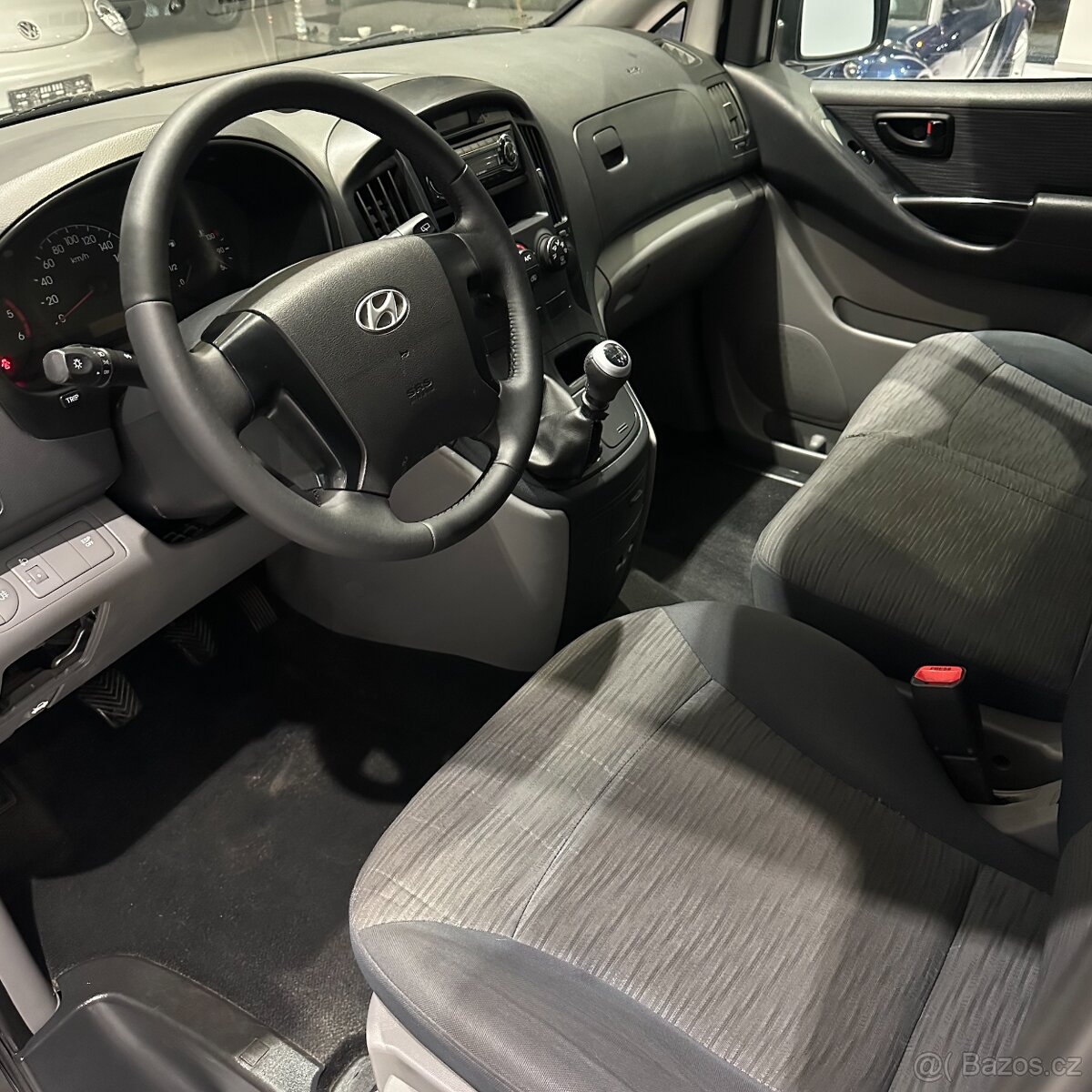 Hyundai H 1, 2.5 DIESEL Ojeté, 8/2011, 153 000 km - 11