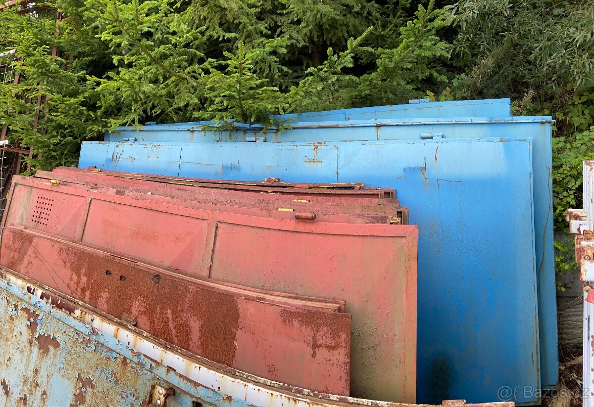 Plechové dveře, vrata - 11