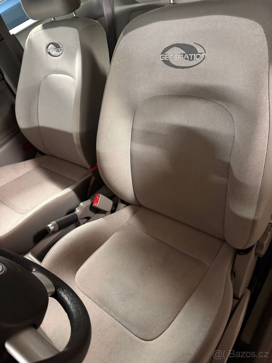 Volkswagen New Beetle - 11