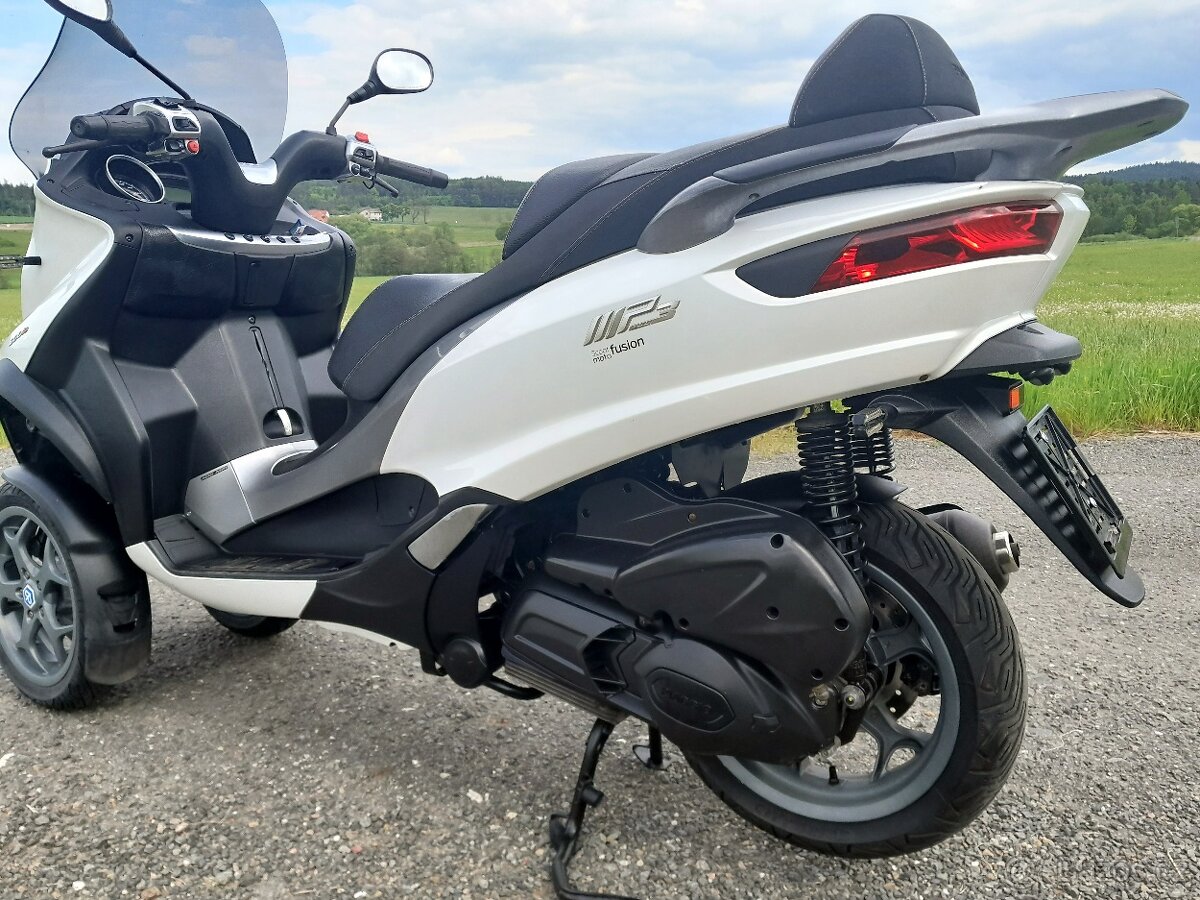 Piaggio MP3 300i ABS,ASR - 11