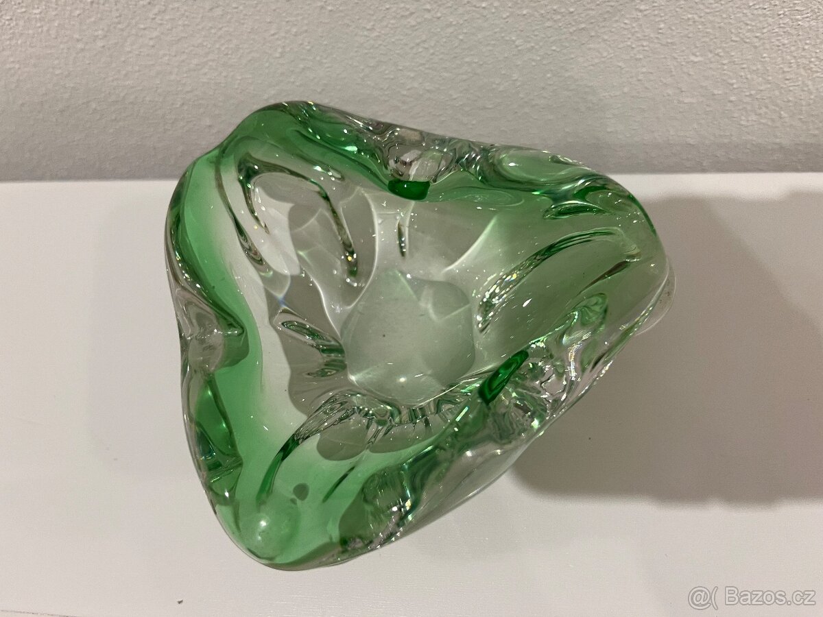 Hutní sklo - zelená váza, popelník a košíček - 11