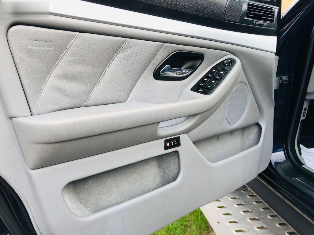 BMW ŘADA 5, E39 540I - 11