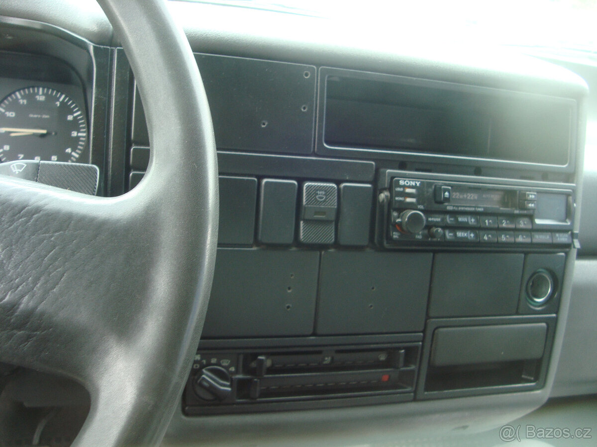 VW Transporter 1,9D - 11