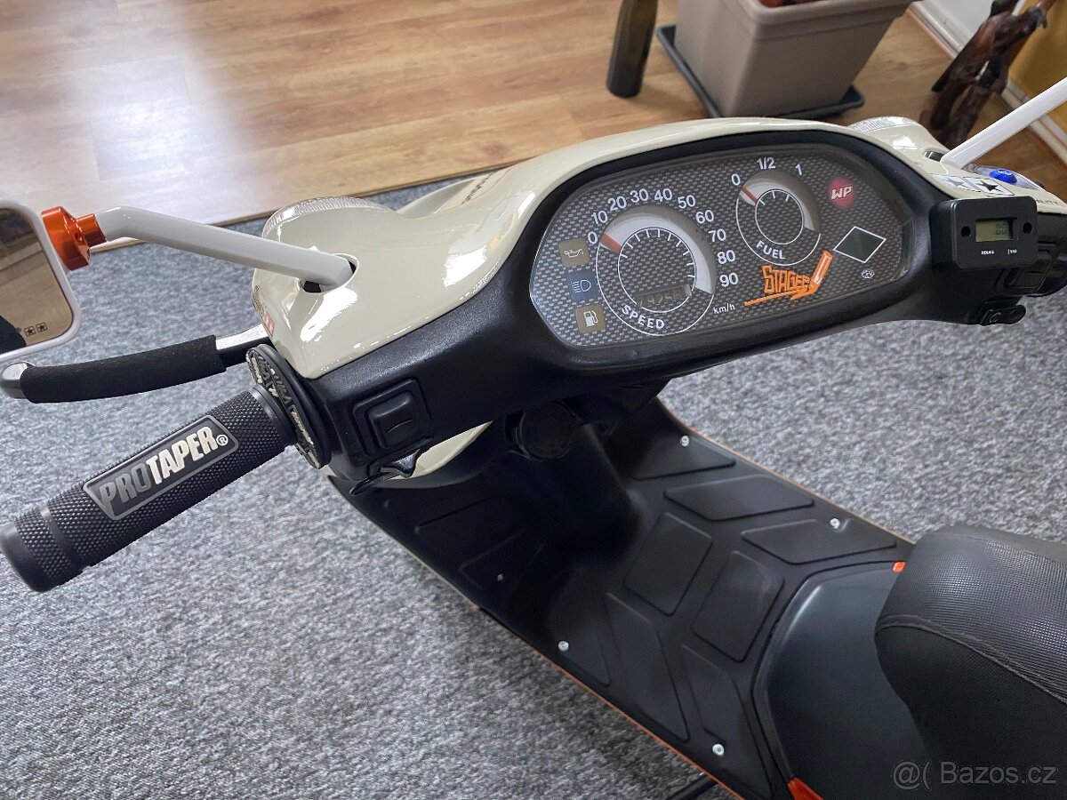 Piaggio typhoon , nrg MC2 . - 11