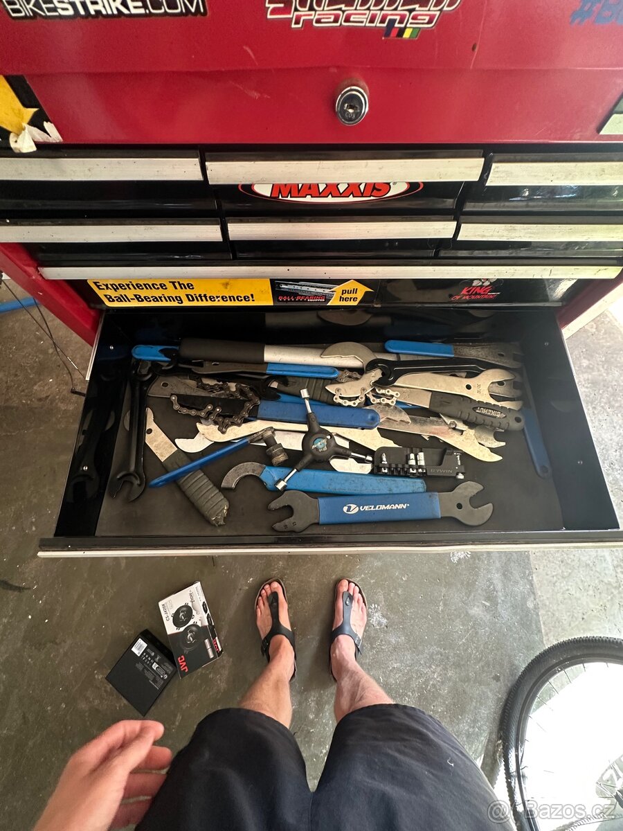 Prodej dílenského nářadí na auto a kola - 11