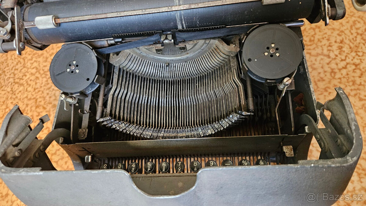 Staré psací stroje, Underwood, Berton a Zeta - 11
