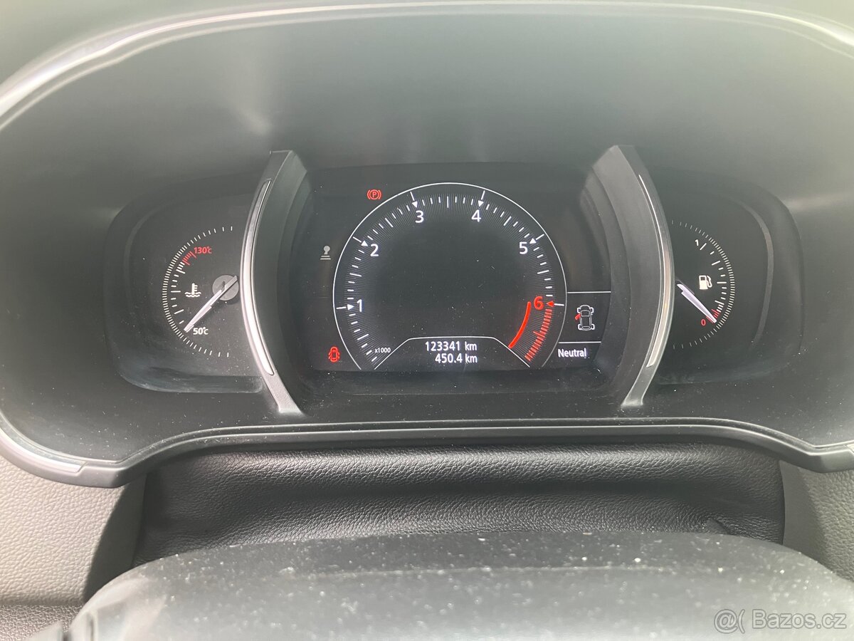 Renault Megane 1.3 TCe - 11