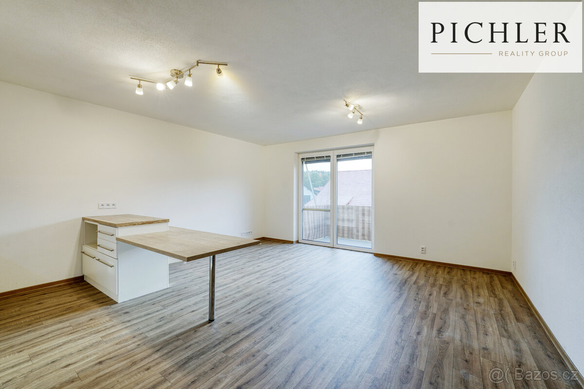 Prodej bytu 2+kk s balkonem a parkovacím stáním, 64 m², Holý - 11