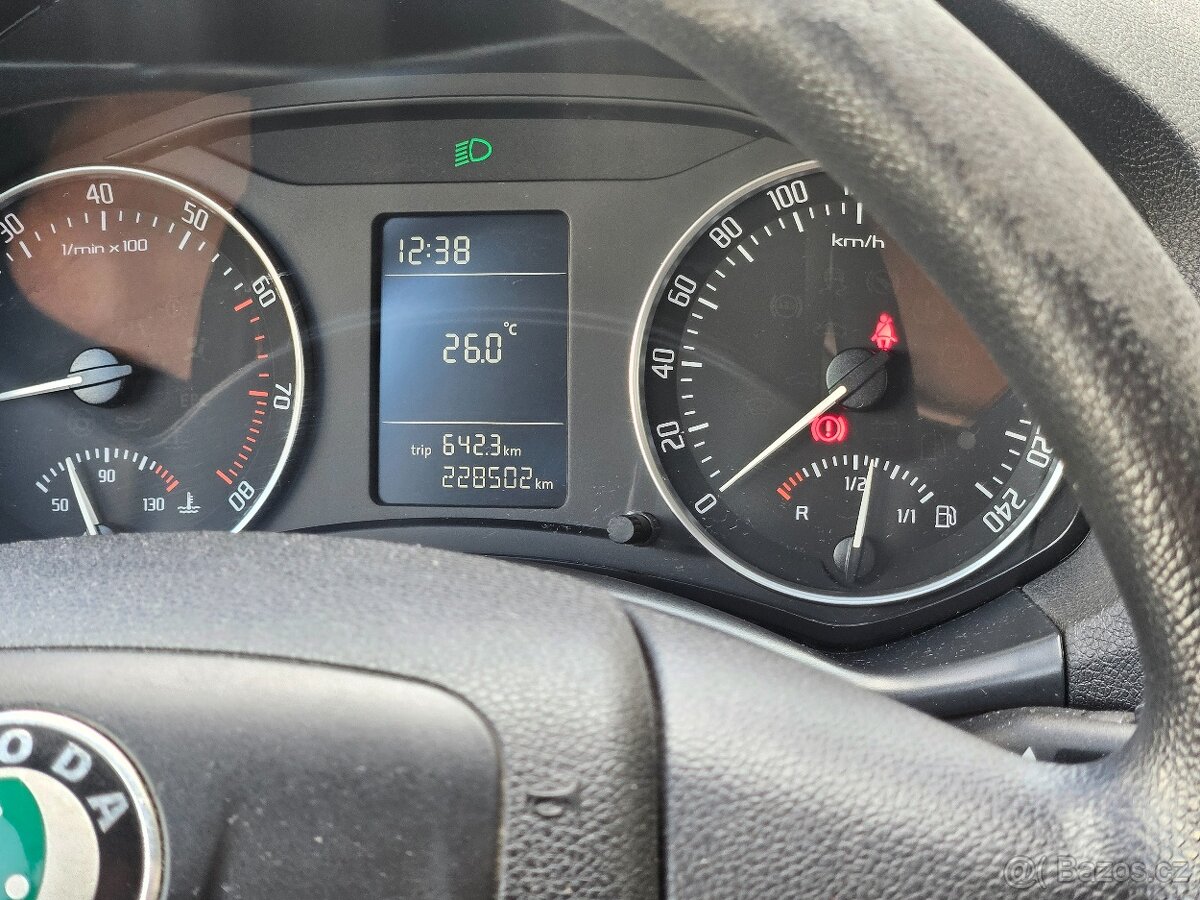 Škoda Octavia II facelift combi 1.6 MPI 75kW KLIMA TEMPOMAT - 11